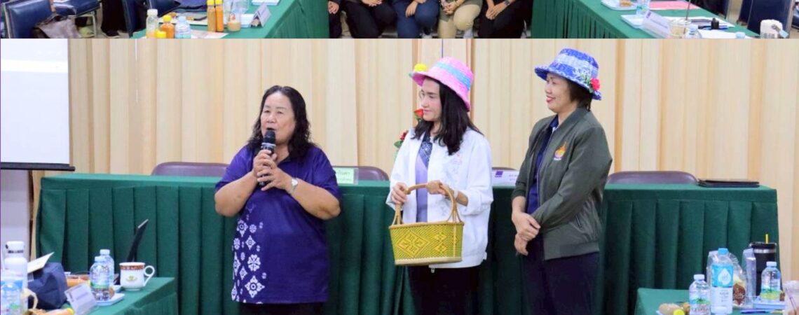 คลินิกเทคโนโลยี สถาบันวิจัยและพัฒนา ราชมงคลพระนคร นำคณะอาจารย์ และนักวิชาการ แลกเปลี่ยนเรียนรู้ สำรวจประเด็นปัญหา และให้คำปรึกษาแก่กลุ่มชุมชนในจังหวัดเพชรบุรี