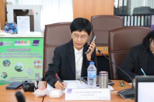 LINE_ALBUM_41268_251204_11