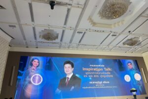 LINE_ALBUM_81268_251208_2